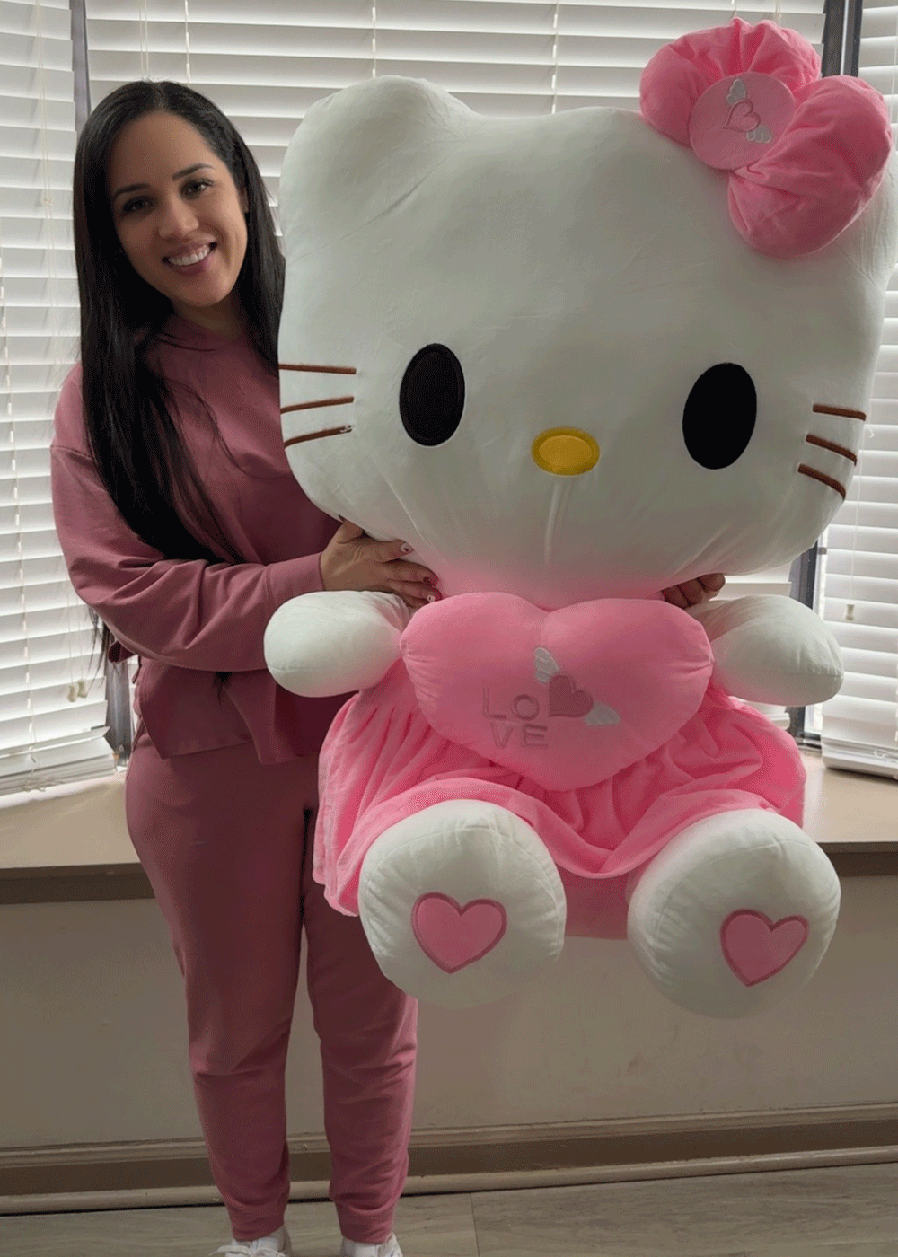 Giant Hello Kitty Plush (40”)”