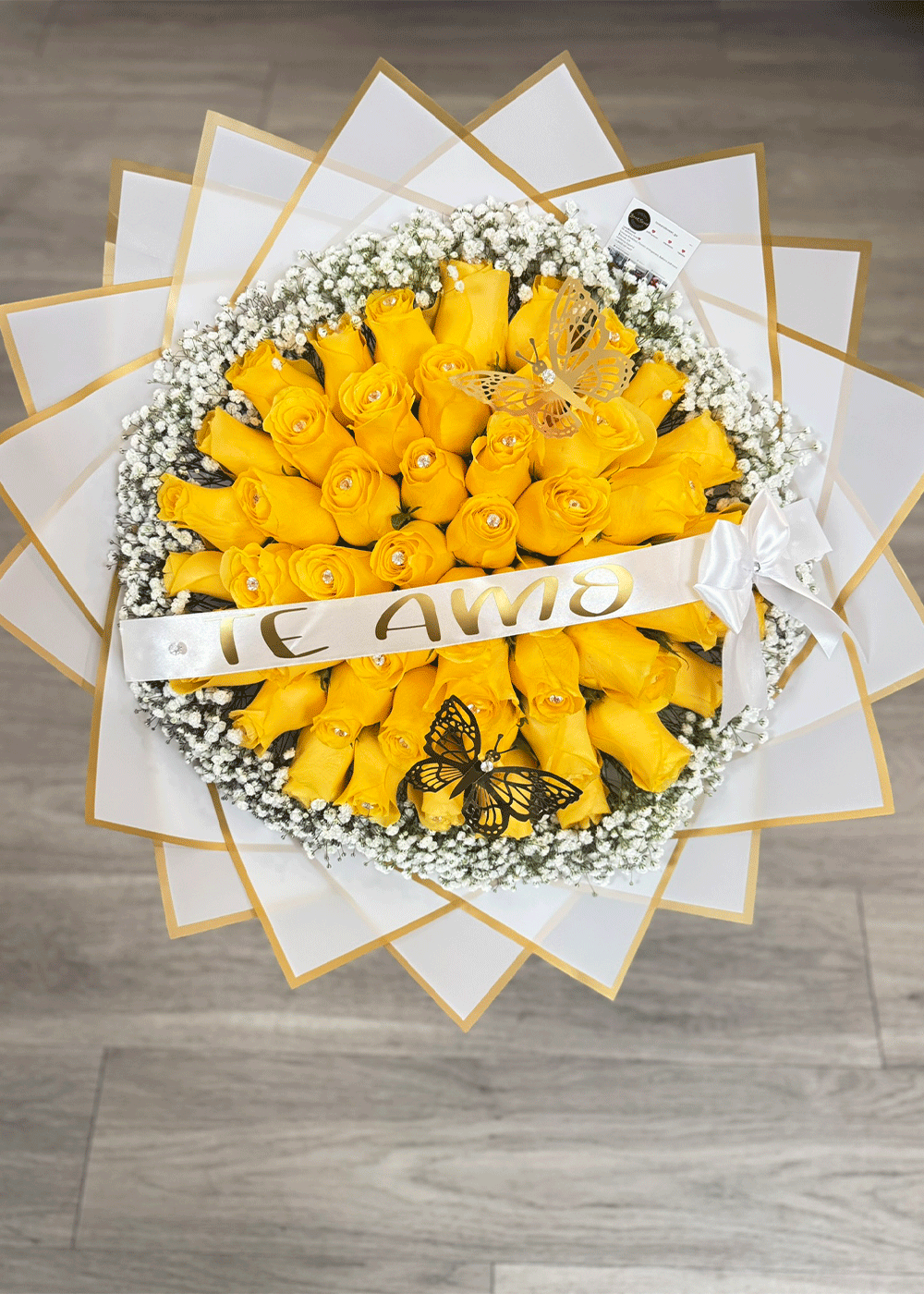 Golden Luxury Bouquet – 50 Yellow Roses with Diamonds.