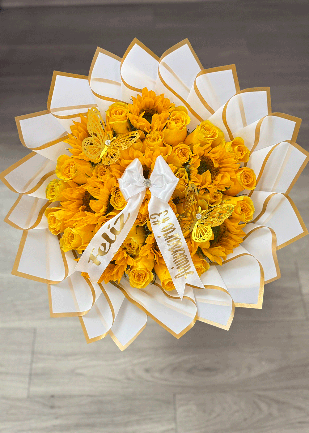 Sunshine Spiral Bouquet – 25 Roses & Sunflowers