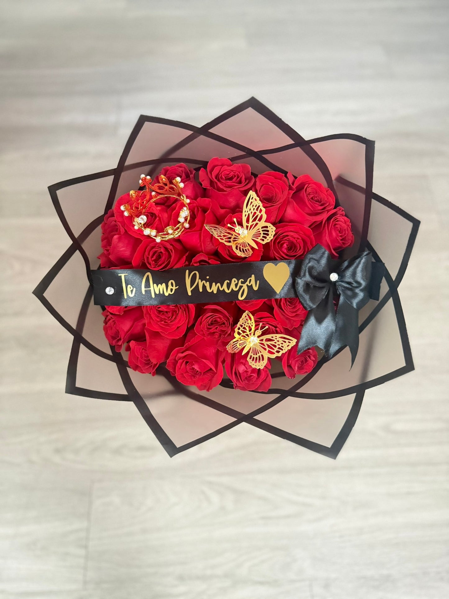 Elegant 25 Roses Arrangement